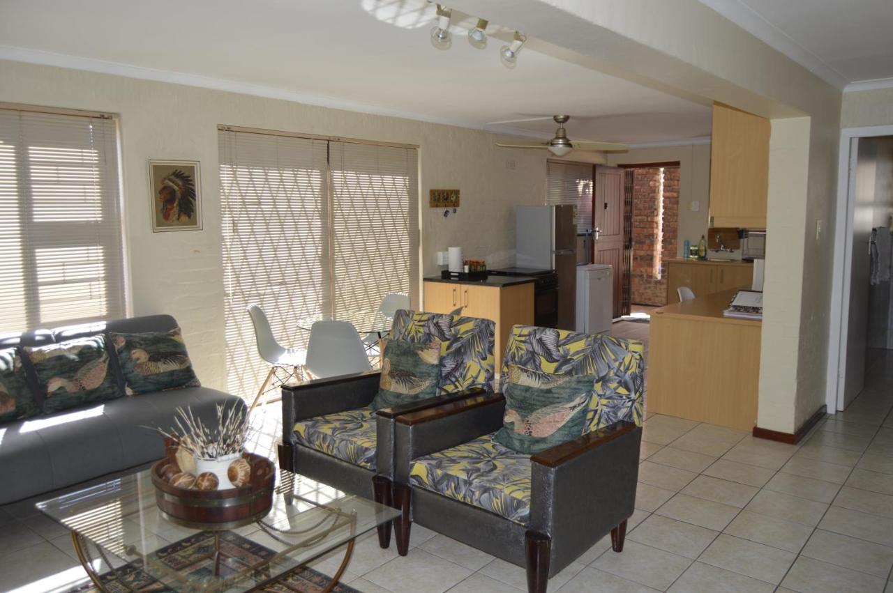 Harbourview Self Catering Appartamento Gordonʼs Bay Esterno foto