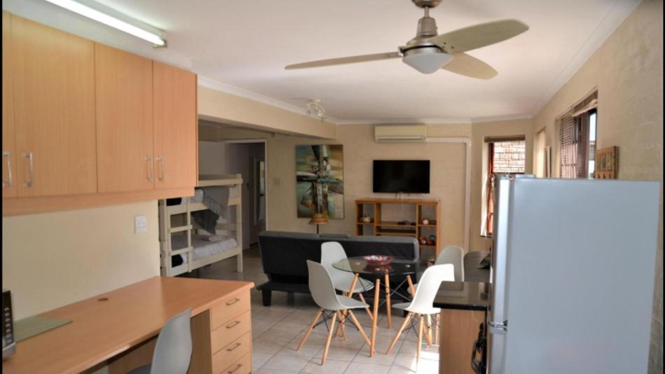 Harbourview Self Catering Appartamento Gordonʼs Bay Esterno foto